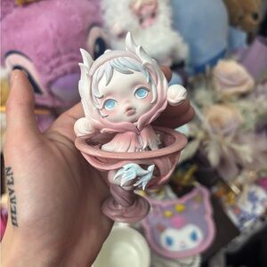 Popmart Skullpanda The Paradox Flying high figure